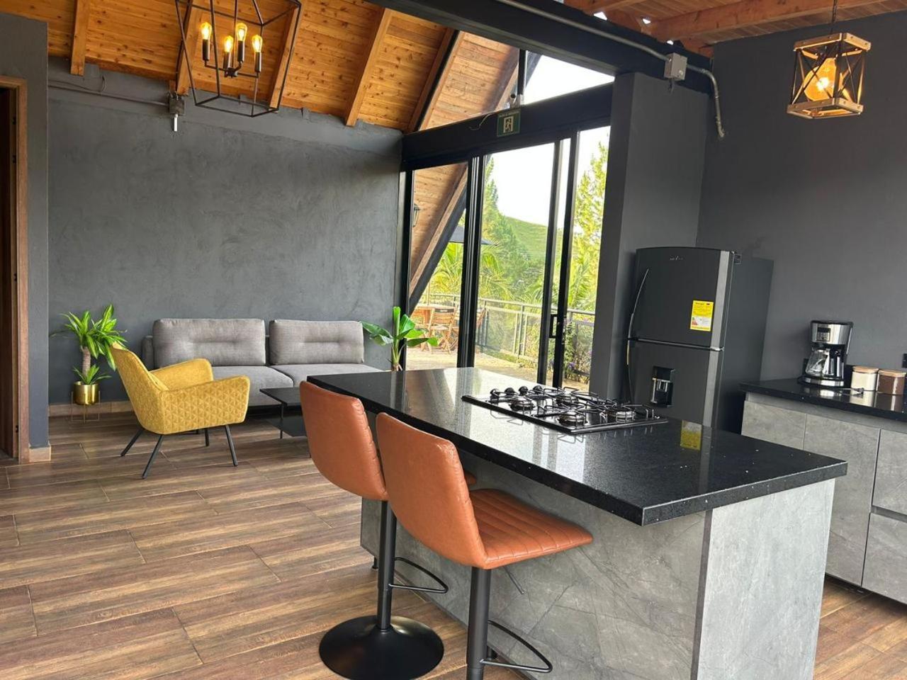 Gretel Chalets Suizo Guatapé Exteriör bild
